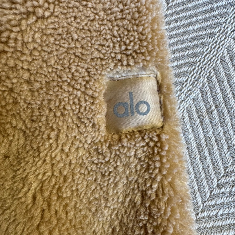 Alo Yoga Foxy Sherpa‎ Hooded Jacket Camel Teddy Fleece Women's L - Picture 7 of 10